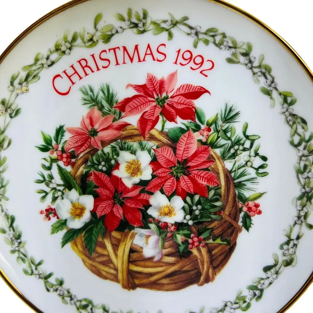 VTG ‘92 American Greeting Christmas 6.5” Porcelain Plate Poinsettia Basket Japan